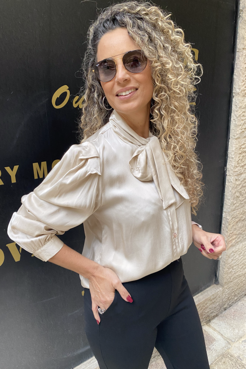 טופ קשירה כפתורים