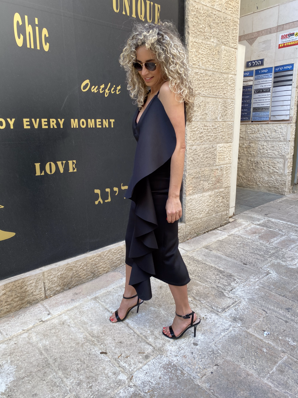 ⁦שמלה מחטבת וולאן⁩ – תמונה ⁦2⁩