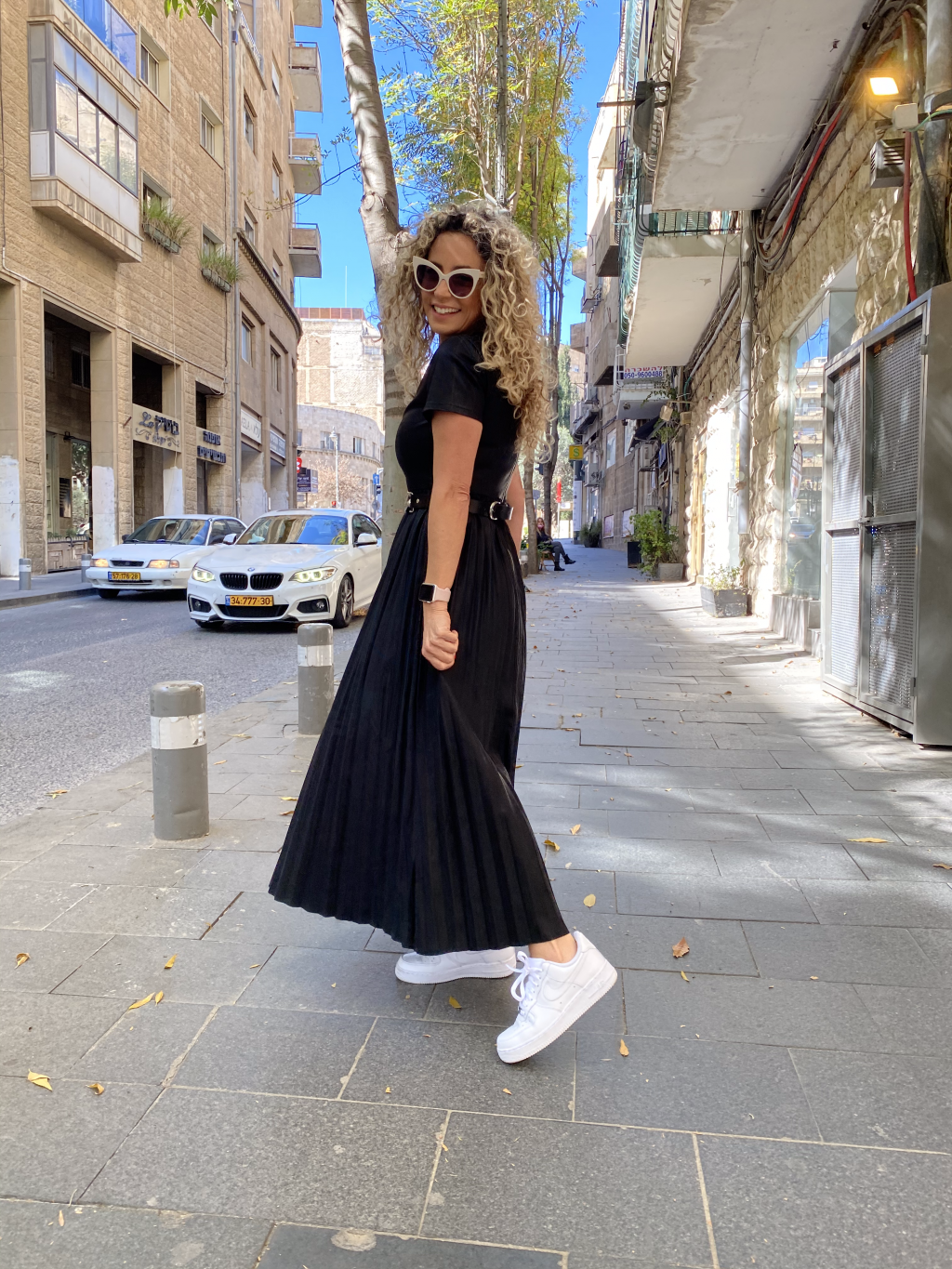 ⁦שמלת פליסה היסטרית⁩ – תמונה ⁦3⁩