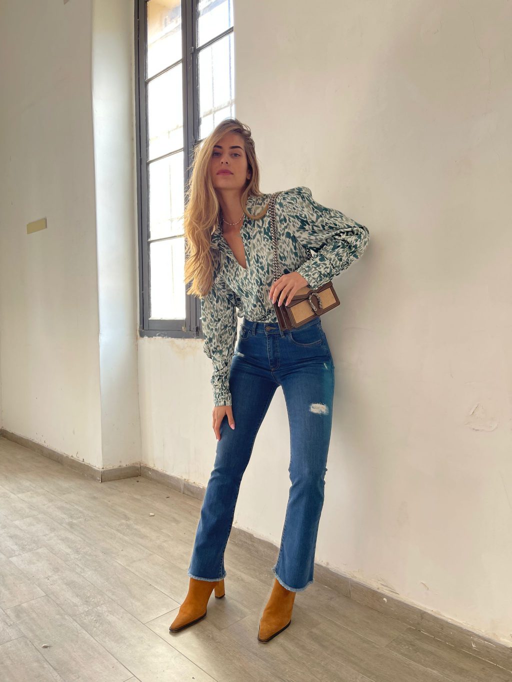 ⁦חולצת ונוס⁩ – תמונה ⁦3⁩