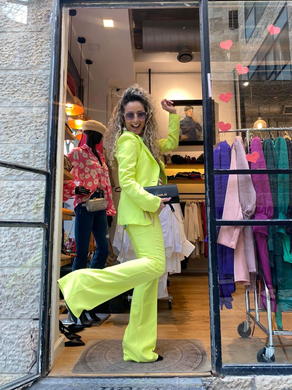⁦חליפת ניאון פדלפון⁩ – תמונה ⁦2⁩