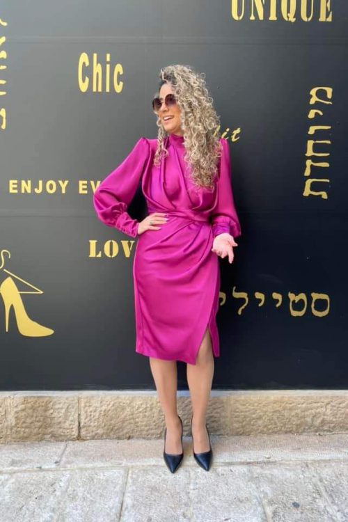 שמלת סטן מחשוף גב