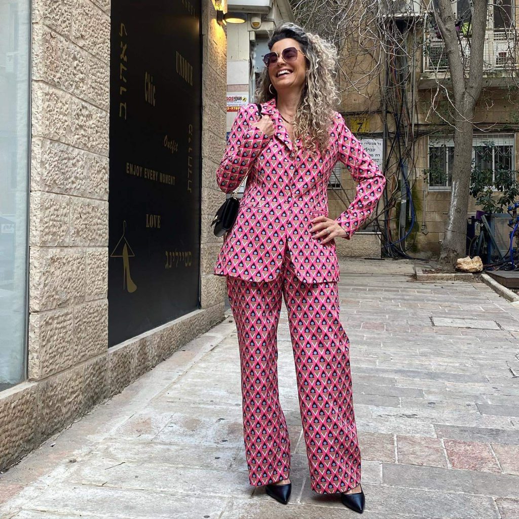 ⁦חליפת סבנטיז⁩ – תמונה ⁦3⁩