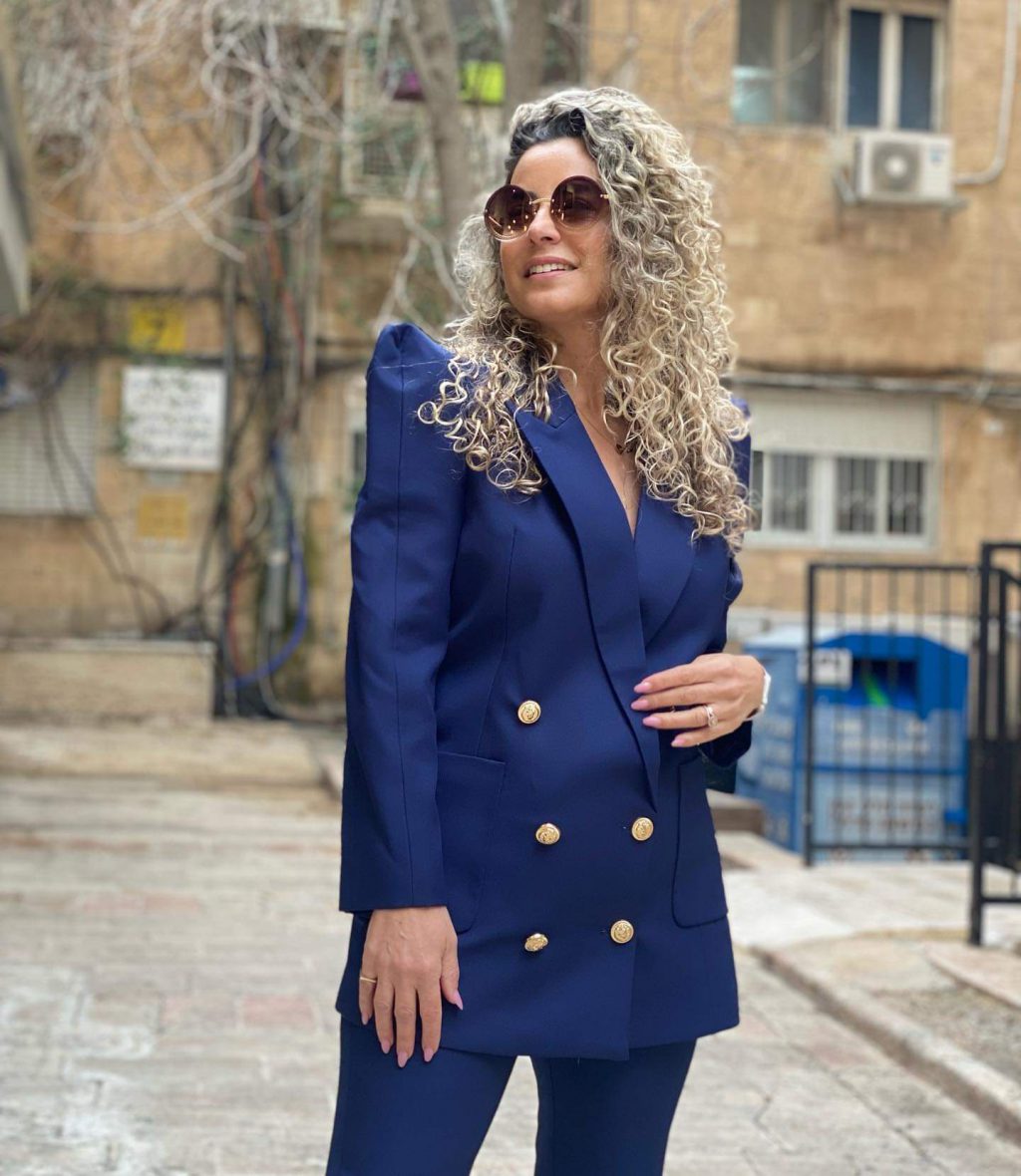 ⁦חליפת איימי⁩ – תמונה ⁦4⁩